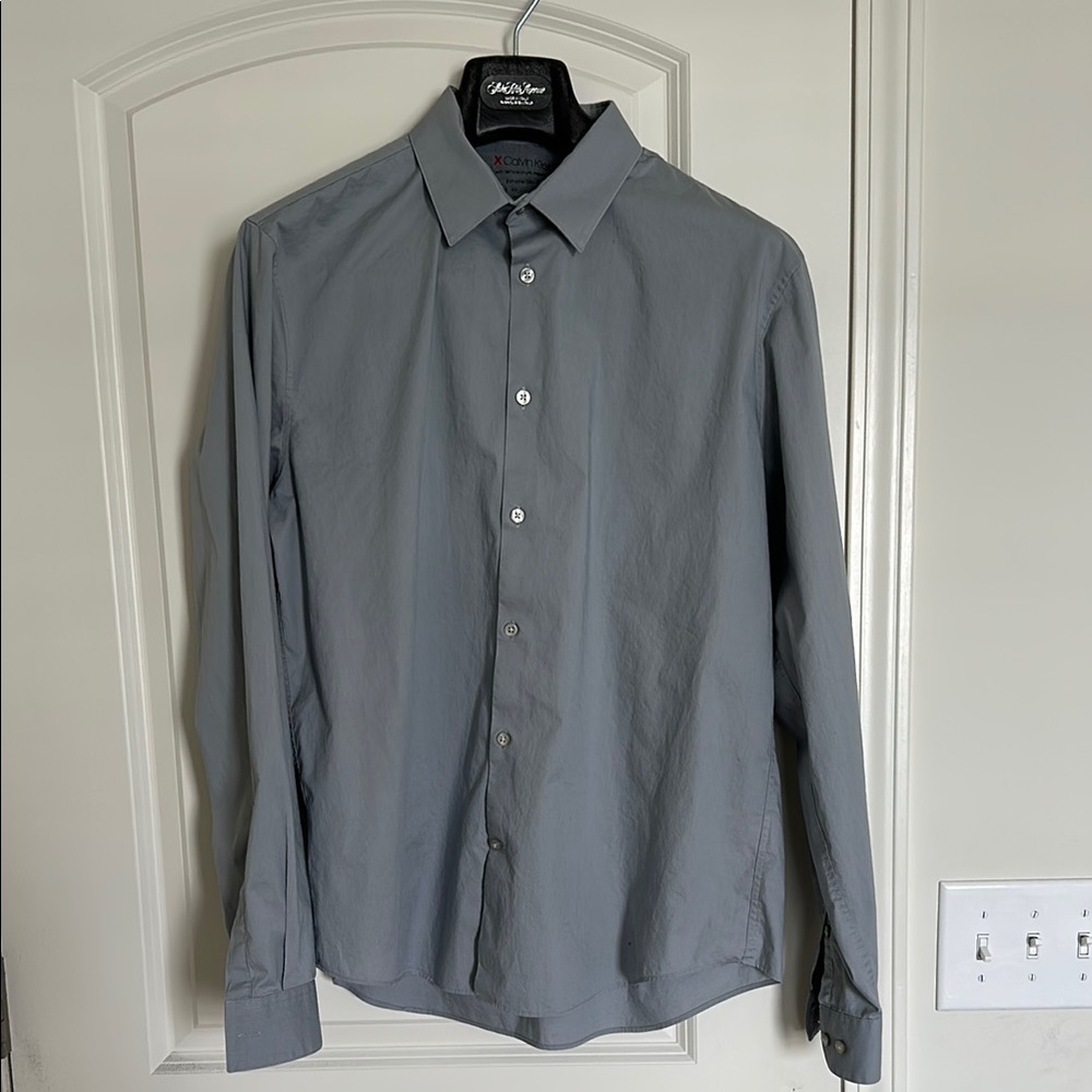 Calvin Klein Men's Gray Dress Shirt. Size 16-16 1/2 Size L 34/35 Sleeve